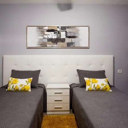 Flor Azul, Americas Apartment